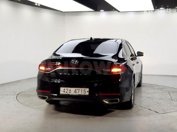 Hyundai Grandeur 2018 — 3