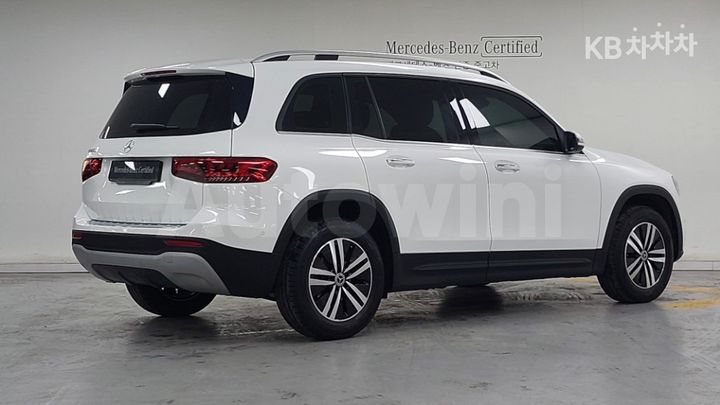 Mercedes Benz GLB Class 2021 — 4