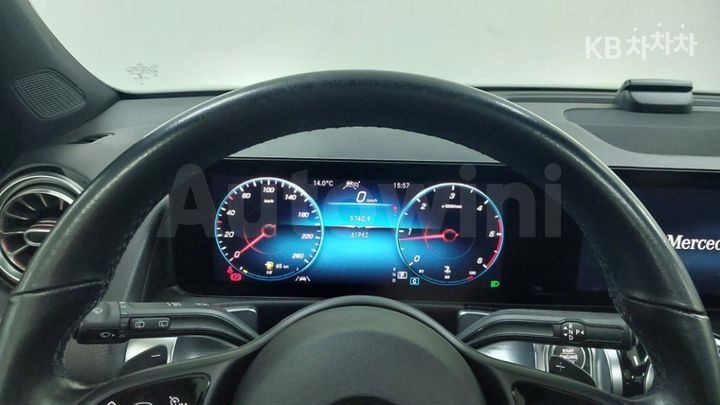 Mercedes Benz GLB Class 2021 — 5