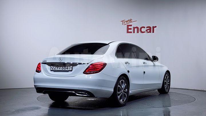 Mercedes-Benz C Class 2017 — 2