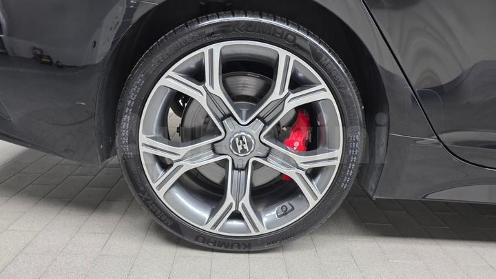 Kia Stinger 2018 — 5