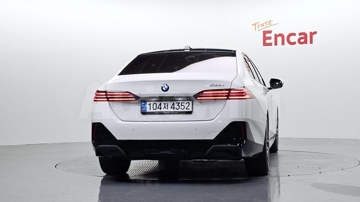 BMW 5 Series 2024 — 4