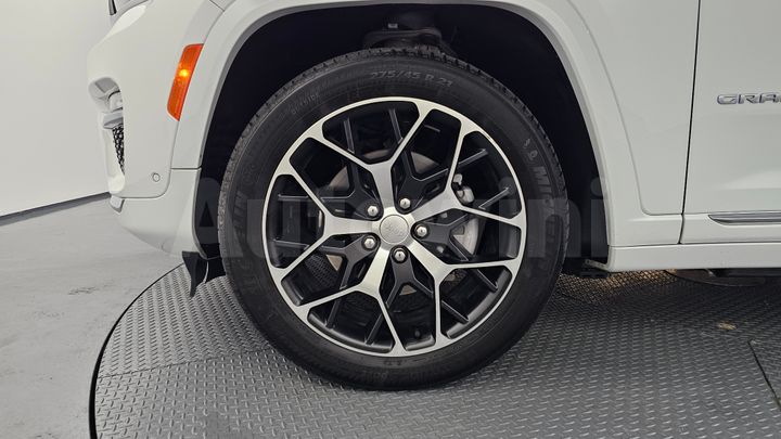 Jeep Cherokee 2023 — 5