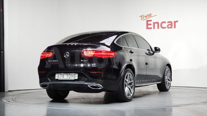 Mercedes Benz GLC Class 2018 — 2