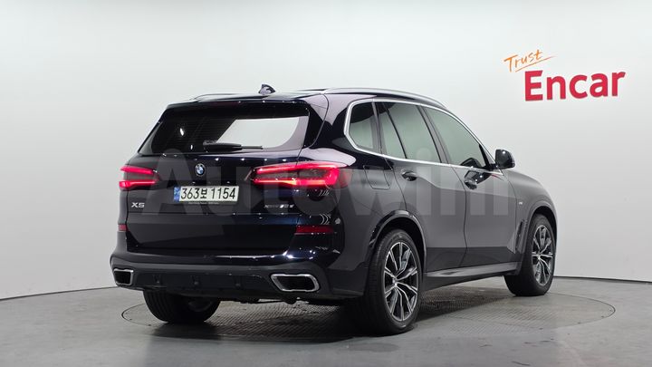 BMW X5 2021 — 2