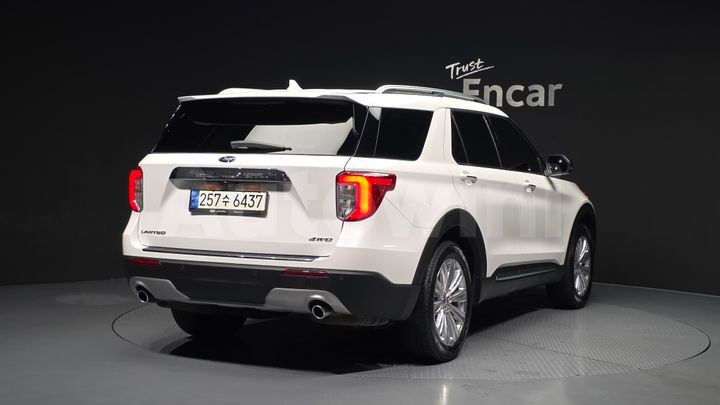 Ford Explorer 2021 — 2