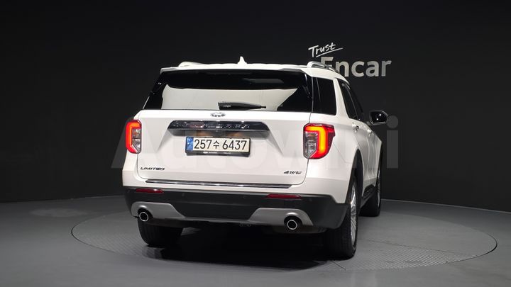 Ford Explorer 2021 — 4