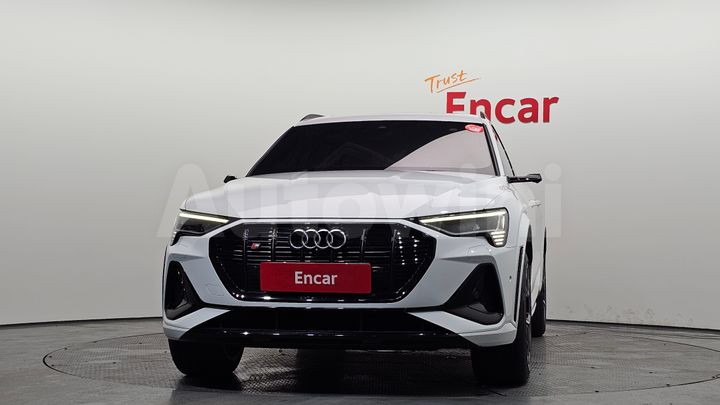 Audi e-tron 2022 — 3