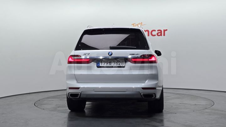 BMW X7 2022 — 4