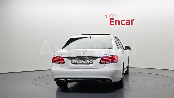 Mercedes Benz E Class 2014 — 4