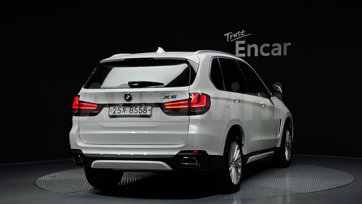BMW X5 2017 — 2