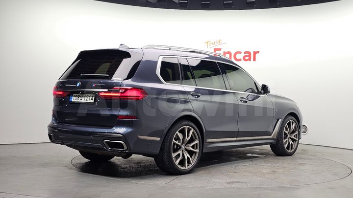 BMW X7 2021 — 2