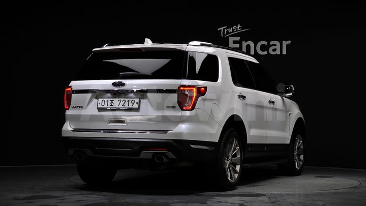 Ford Explorer 2018 — 2