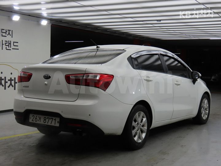 Kia Pride 2014 — 3