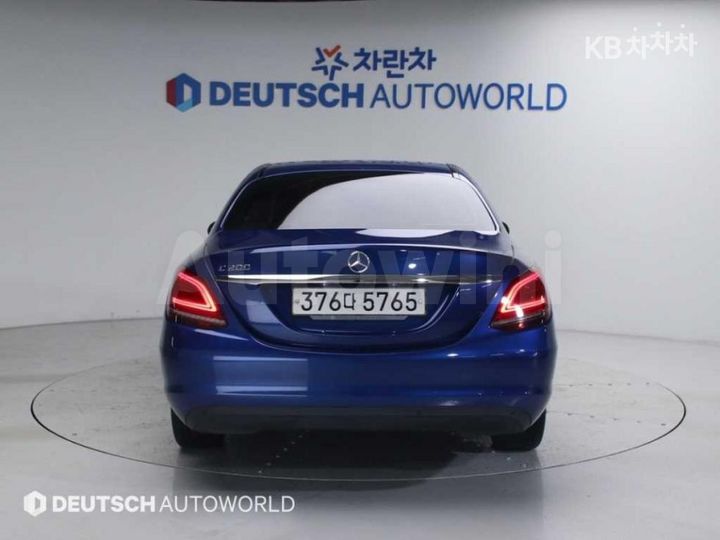 Mercedes-Benz C Class 2019 — 4