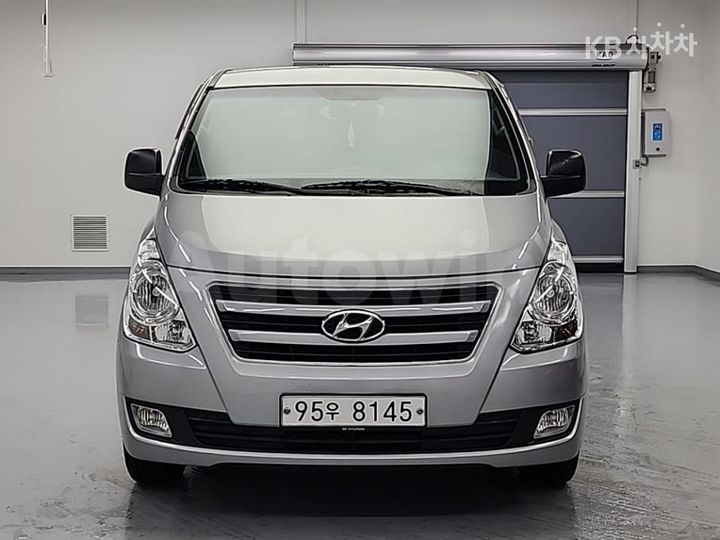 Hyundai Starex 2017 — 2