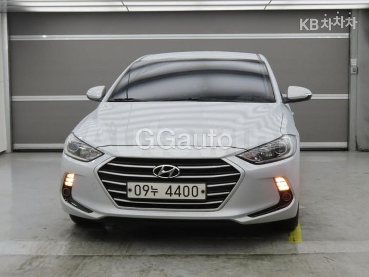 Hyundai Avante 2018 — 2