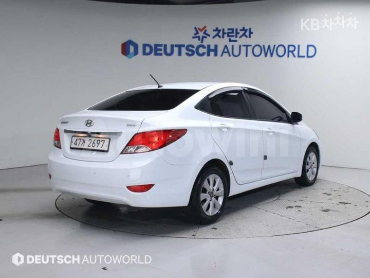 Hyundai Accent 2015 — 3