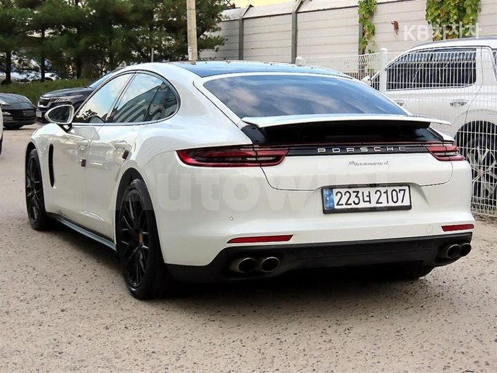 Porsche Panamera 2018 — 3