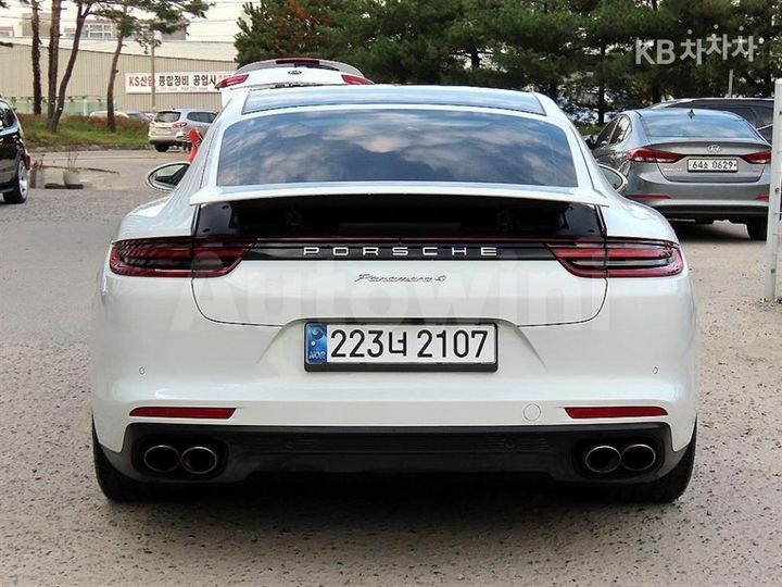 Porsche Panamera 2018 — 4