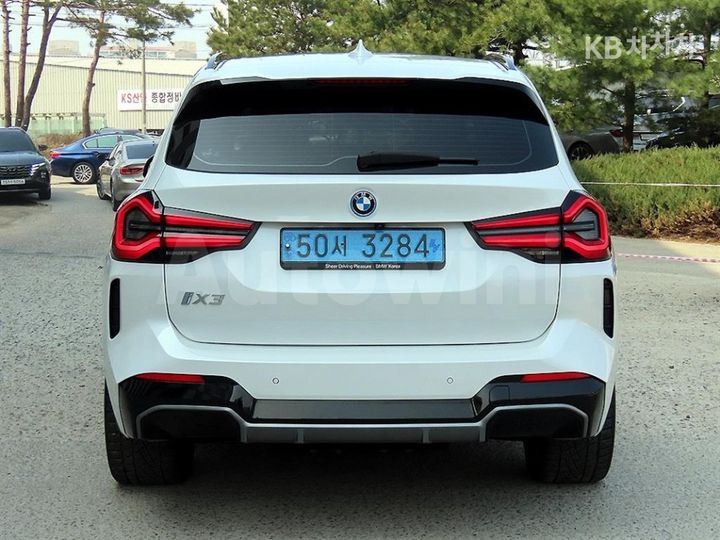 BMW iX3 2022 — 4
