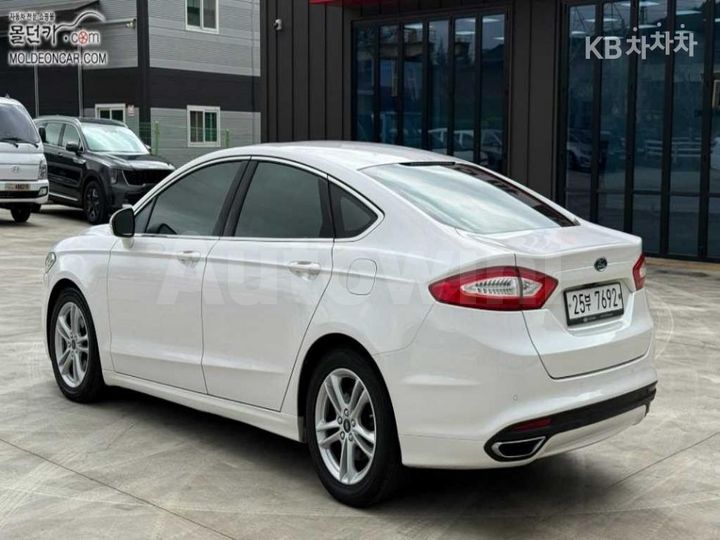 Ford Mondeo 2015 — 3