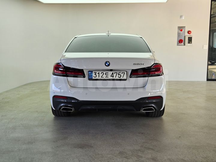 BMW 5 Series 2022 — 5