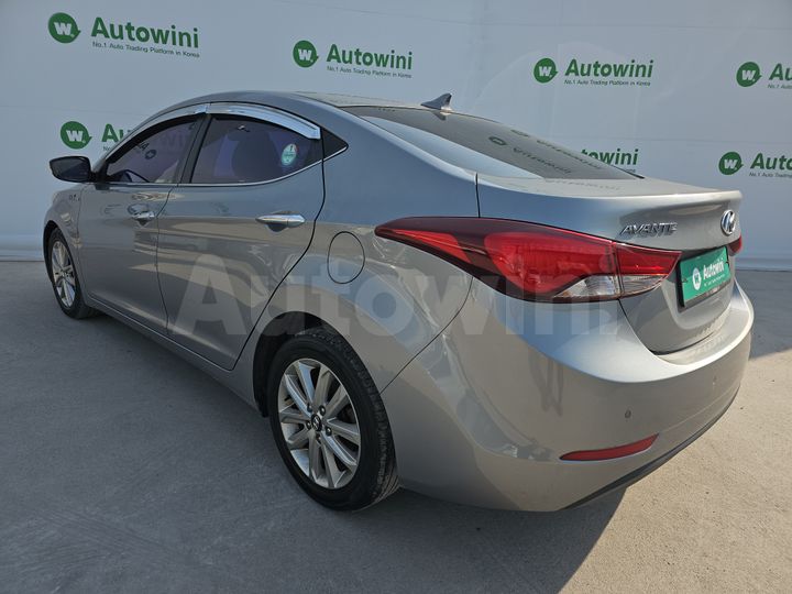 Hyundai Avante 2015 — 3