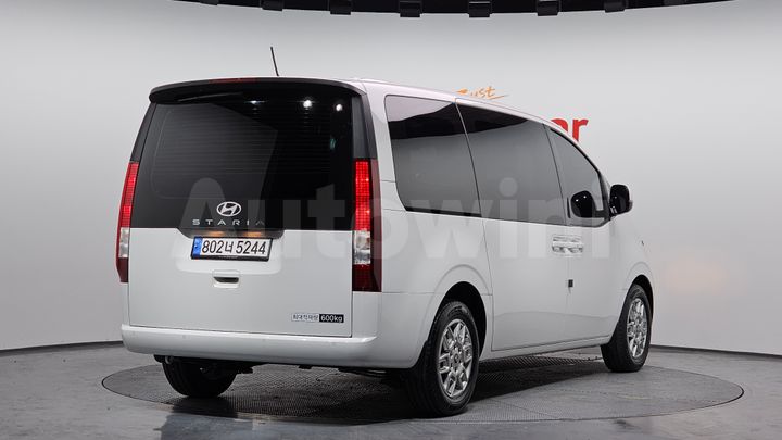 Hyundai Staria 2025 — 2