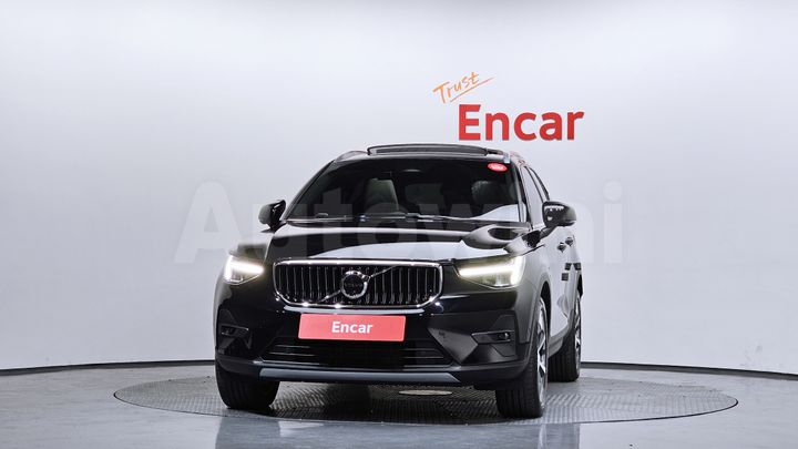 Volvo XC40 2023 — 3