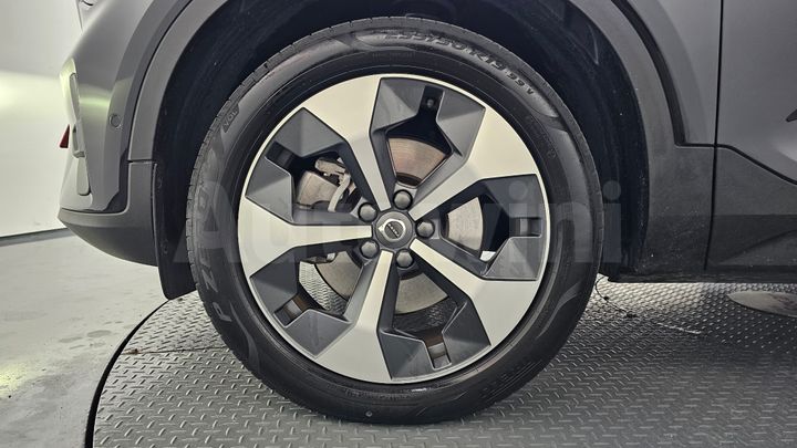 Volvo XC40 2023 — 5