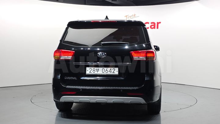 Kia Carnival 2017 — 4
