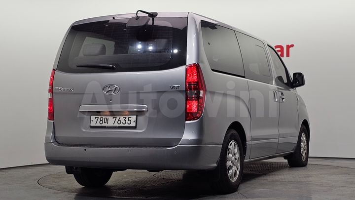 Hyundai Starex 2015 — 2