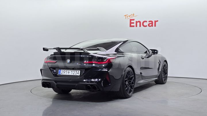 BMW M8