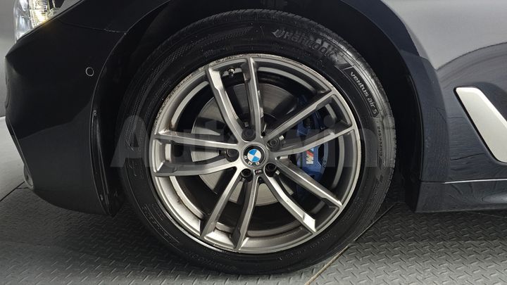 BMW 5 Series 2018 — 5