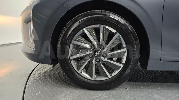 Hyundai Ioniq 2020 — 5