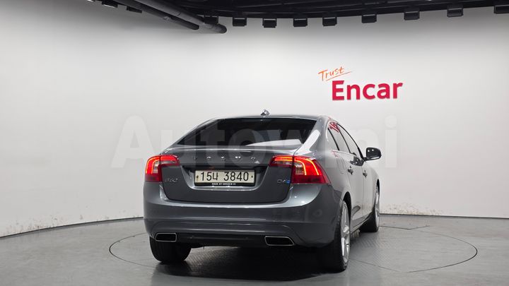 Volvo S60 2018 — 4