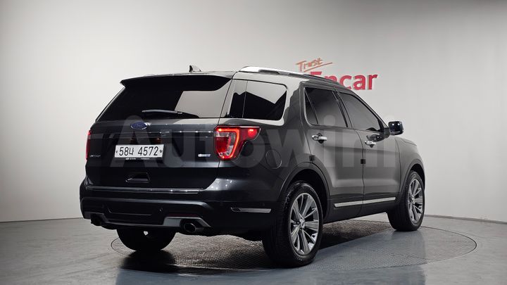Ford Explorer 2018 — 2