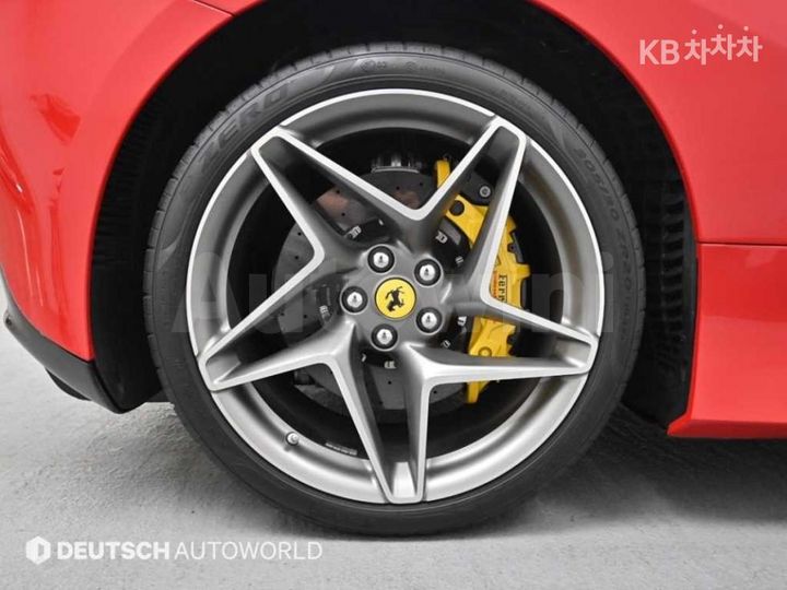 Ferrari F8