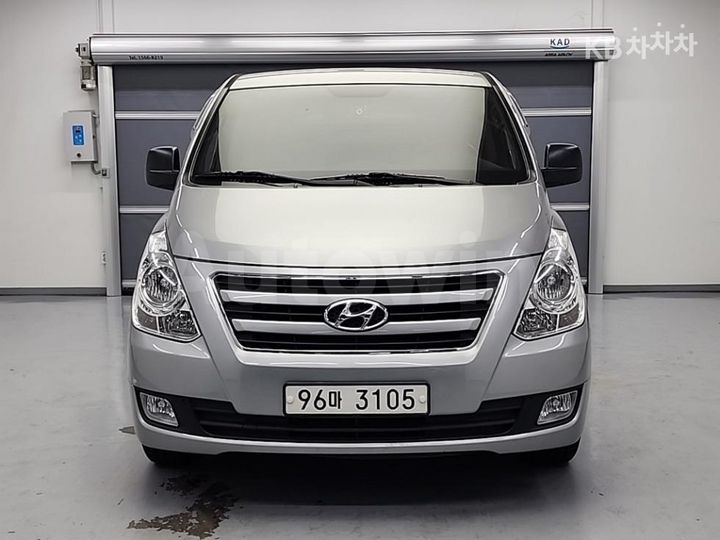 Hyundai Starex 2018 — 2