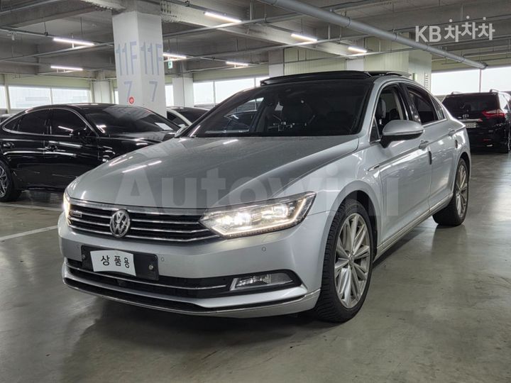 Volkswagen Passat 2018 — 2