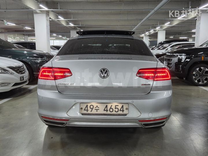 Volkswagen Passat 2018 — 3
