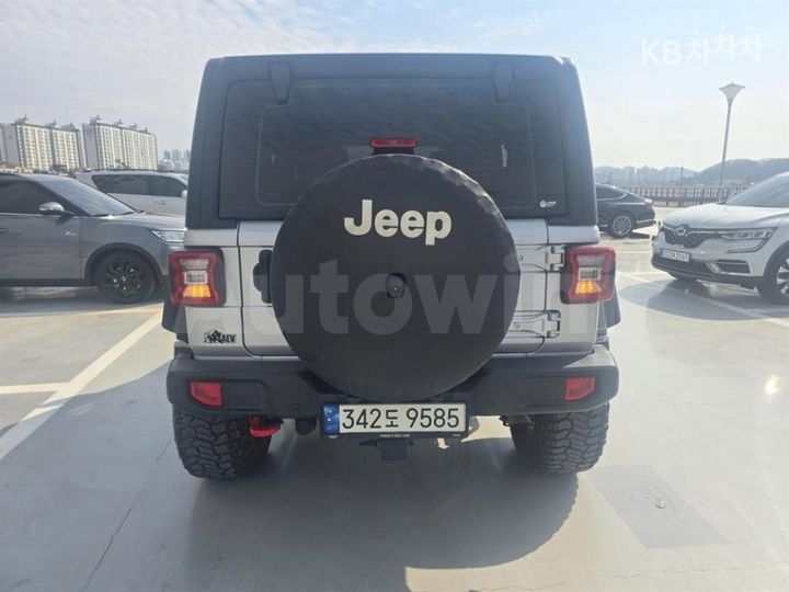Jeep Wrangler 2022 — 4