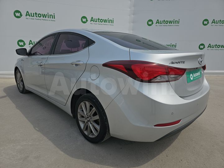 Hyundai Avante 2014 — 3