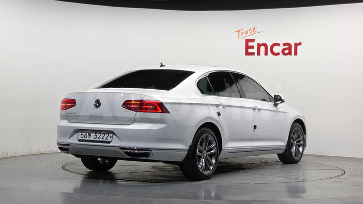 Volkswagen Passat 2018 — 2