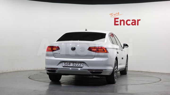 Volkswagen Passat 2018 — 4