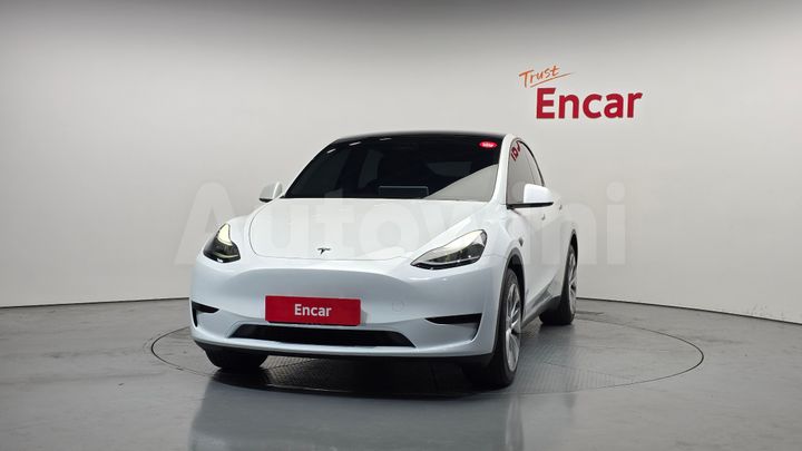 Tesla Model Y 2024 — 3