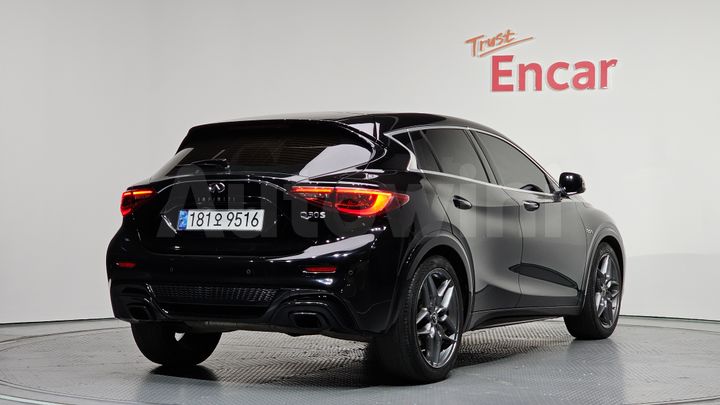 Infiniti Q 2017 — 2