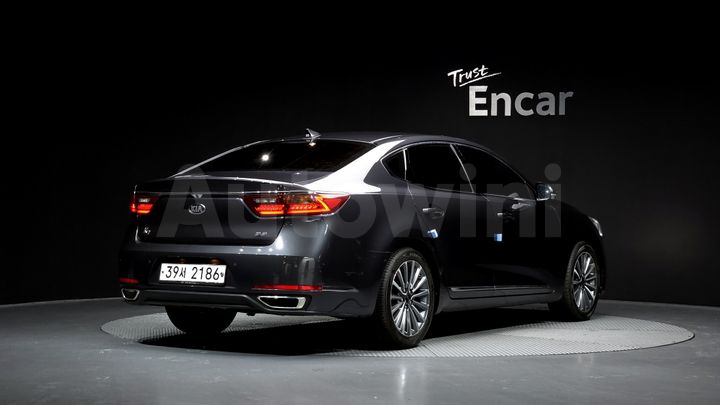 Kia K7 2017 — 2