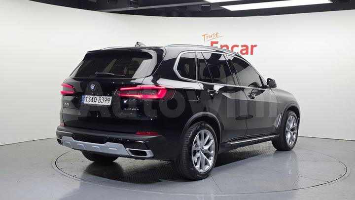 BMW X5 2021 — 2